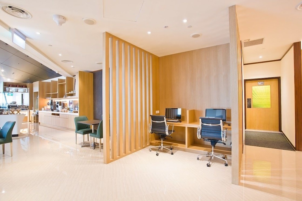 Ambassador Transit Lounge Singapore T2 26/27