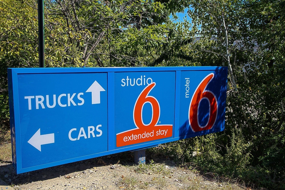 Motel6 East Brunswick, NJ 13/25