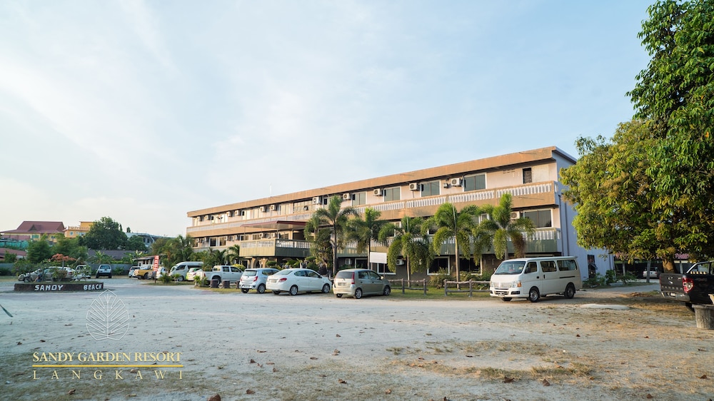 Sandy Garden Resort 2/40