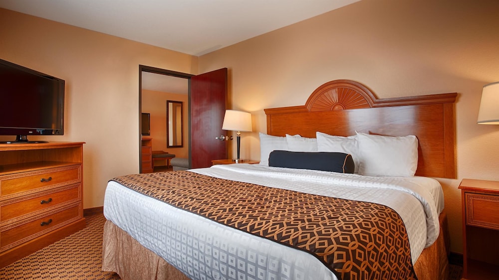Best Western South Plains Inn & Suites 12/31