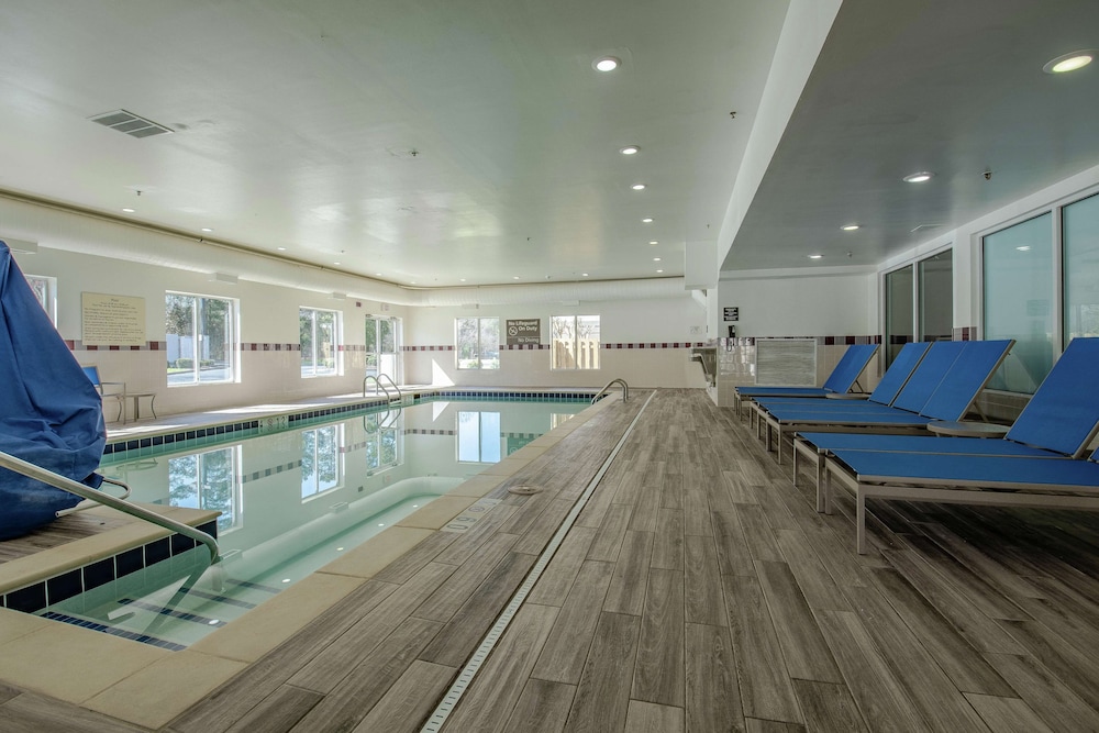 swimming pool spa
