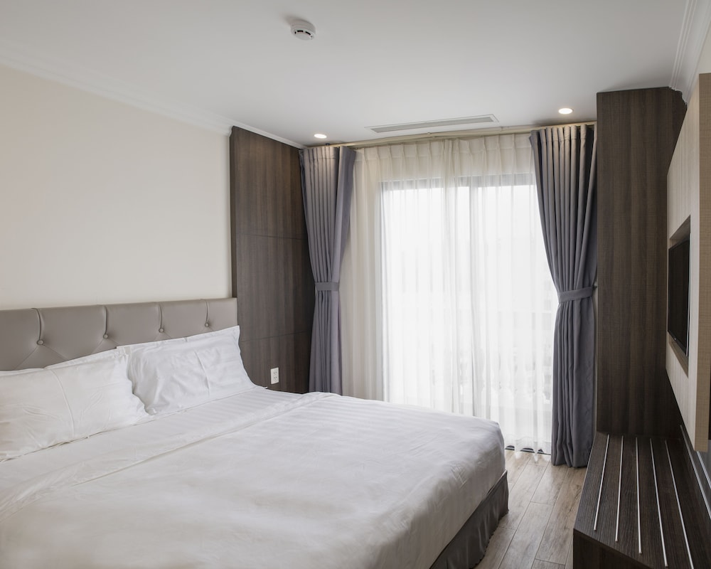 Deluxe, Twin Beds, City View, Balcony