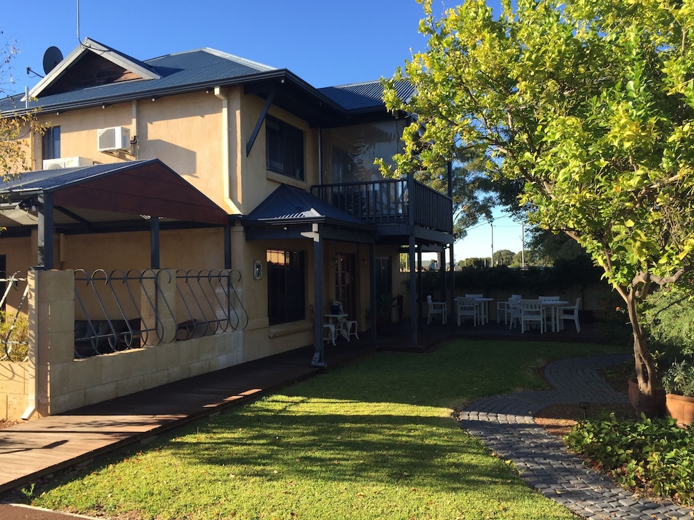 Observatory Guesthouse - Adults Only 3/52
