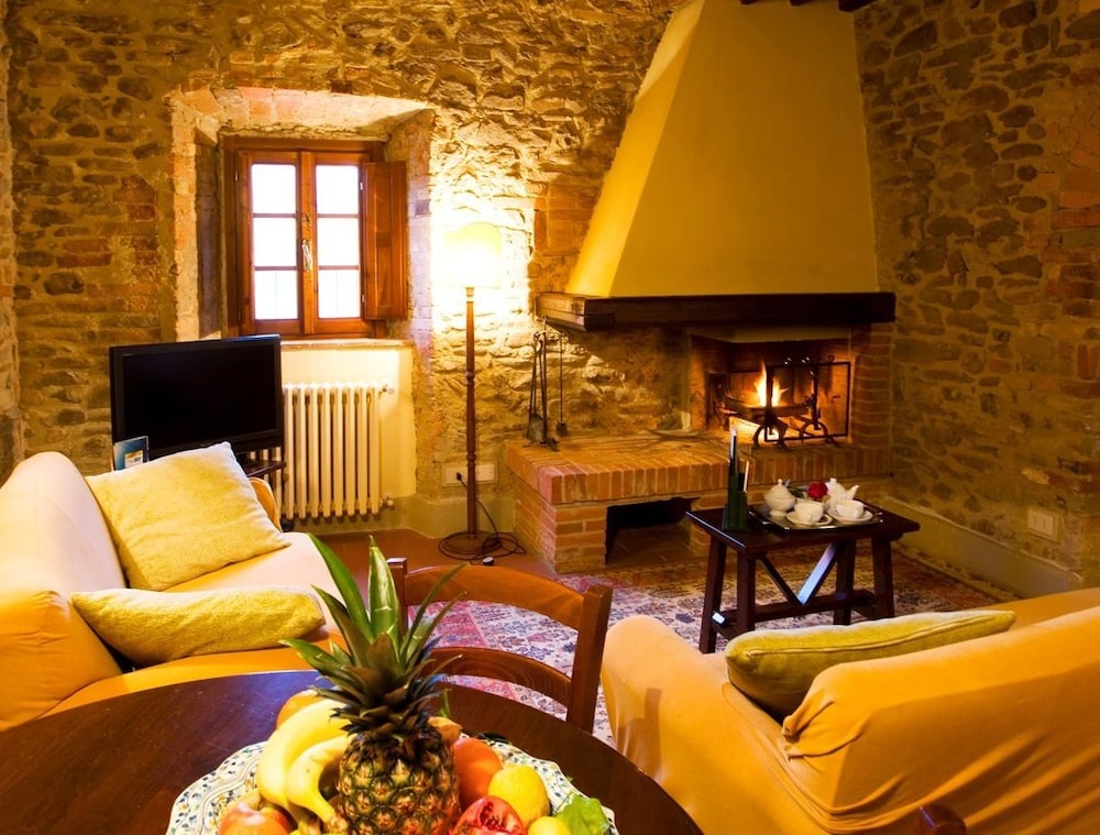 Monsignor Della Casa Country Resort 45/70