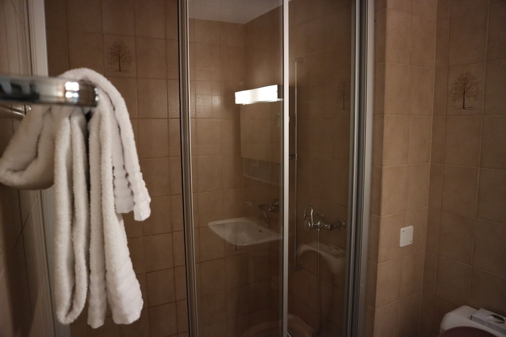 Spengler Hostel 29/29