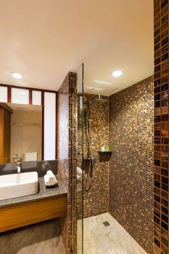Asia Hotels Group (Poonpetch Hotel) 16/63