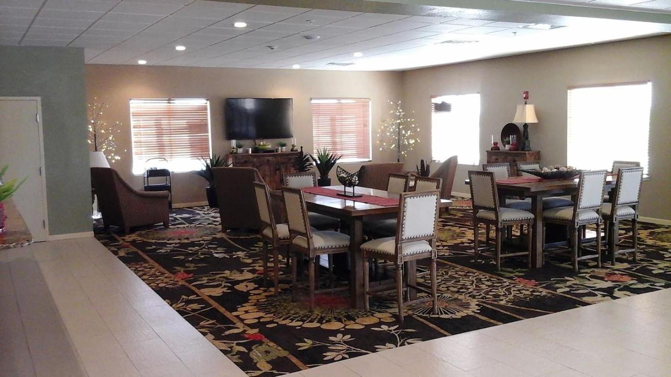 Baymont Inn &amp; Suites Crystal City 9/16