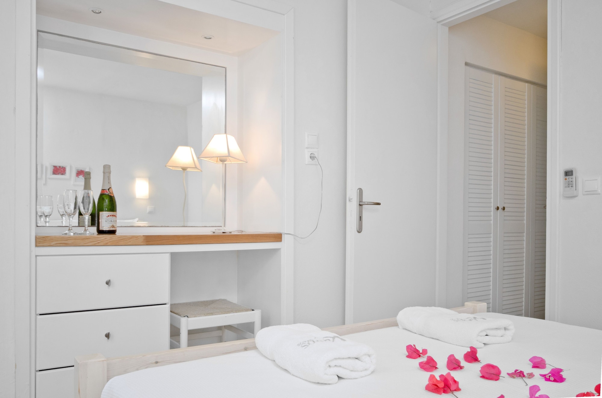 1 BEDROOM, APARTMENT, GARDEN VIEW