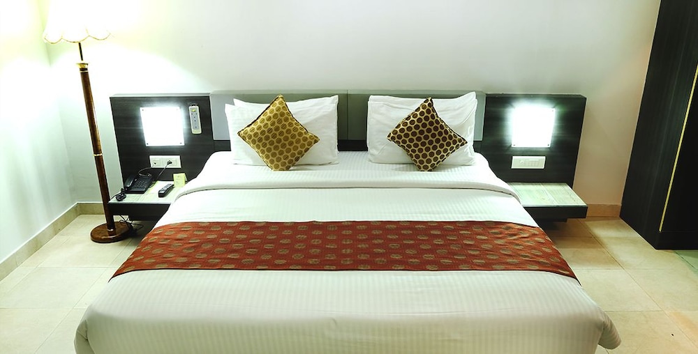HOTEL PALM SHORE 5/22