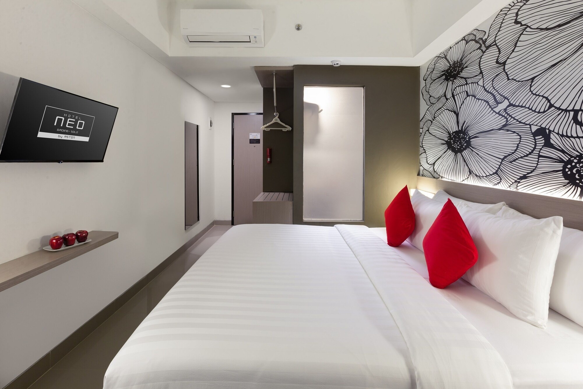 Room at Hotel NEO Gading Solo, SURAKARTA