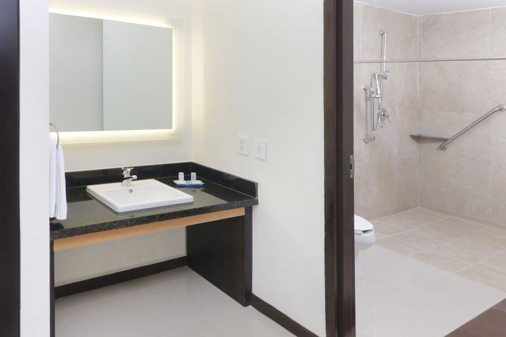 Holiday Inn Express Tuxpan 27/78