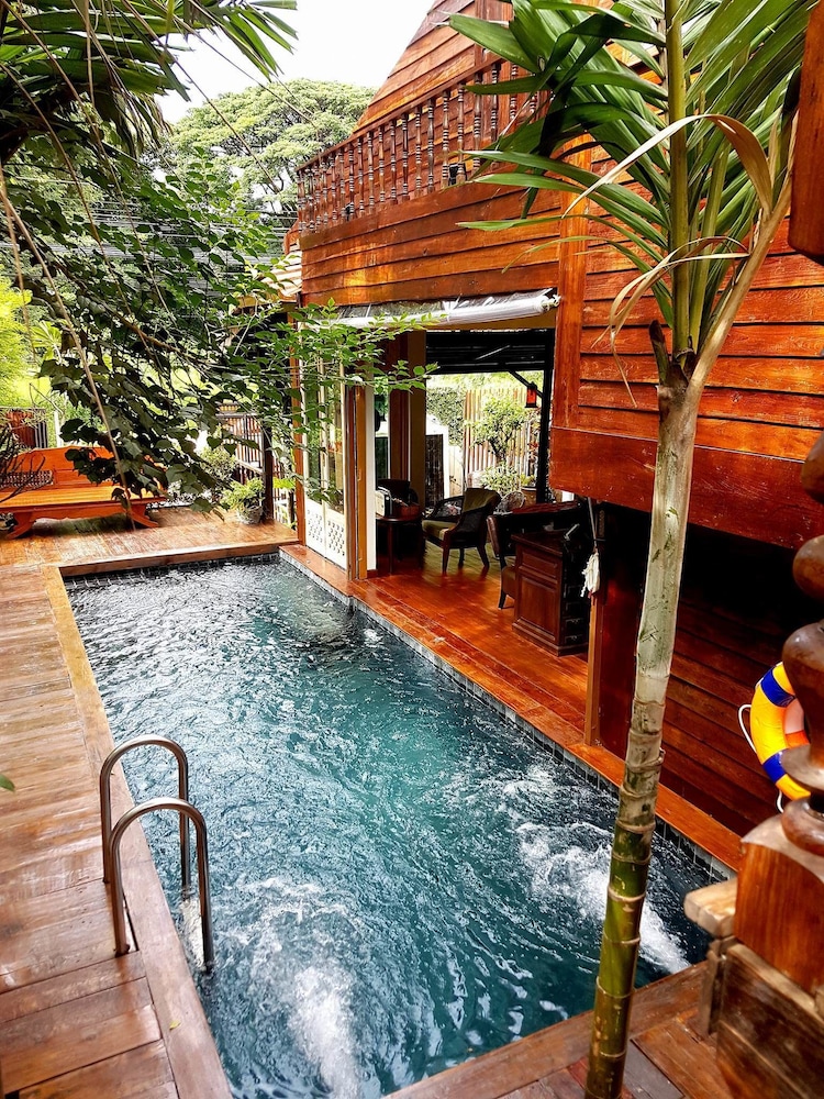 Seven Senses Guesthouse 45/74