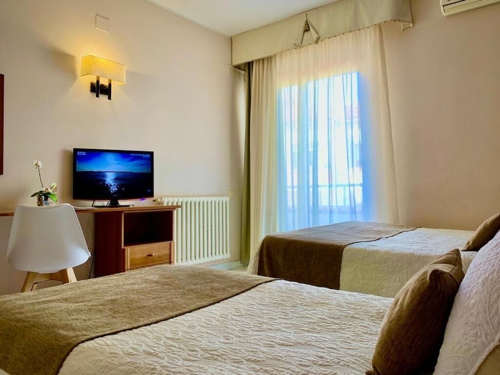 Hotel Llansola 28/67