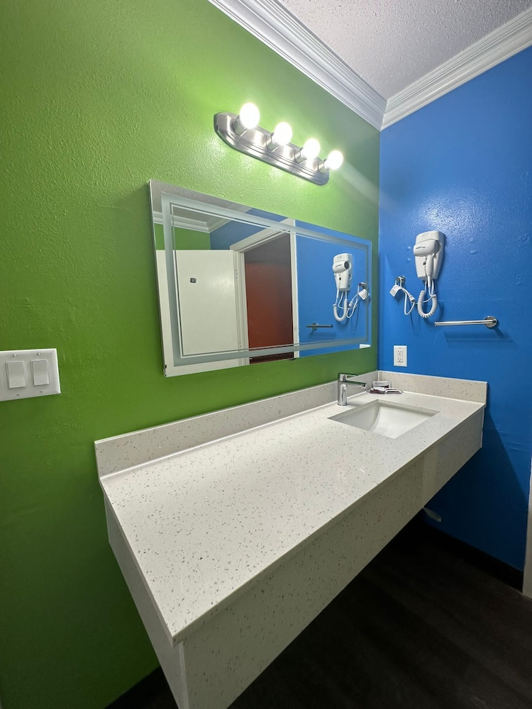 Amber Inn Motel Le Mars 49/49