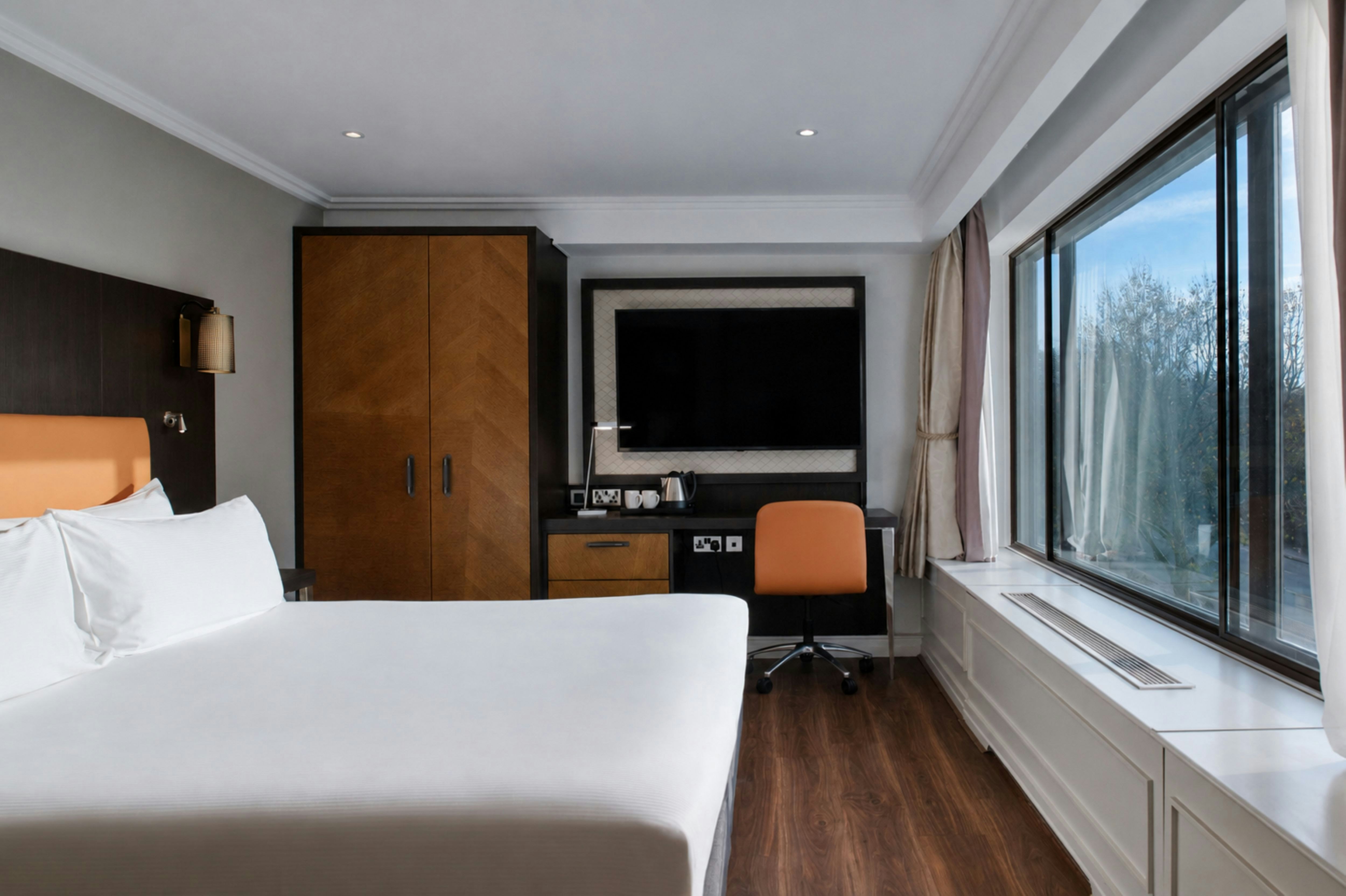 Deluxe, King Bed, Corner