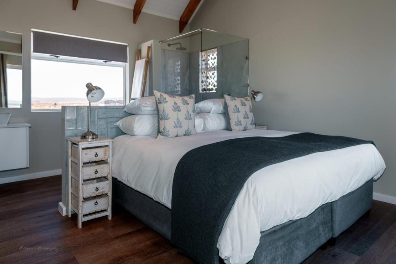 3 Bedrooms, House