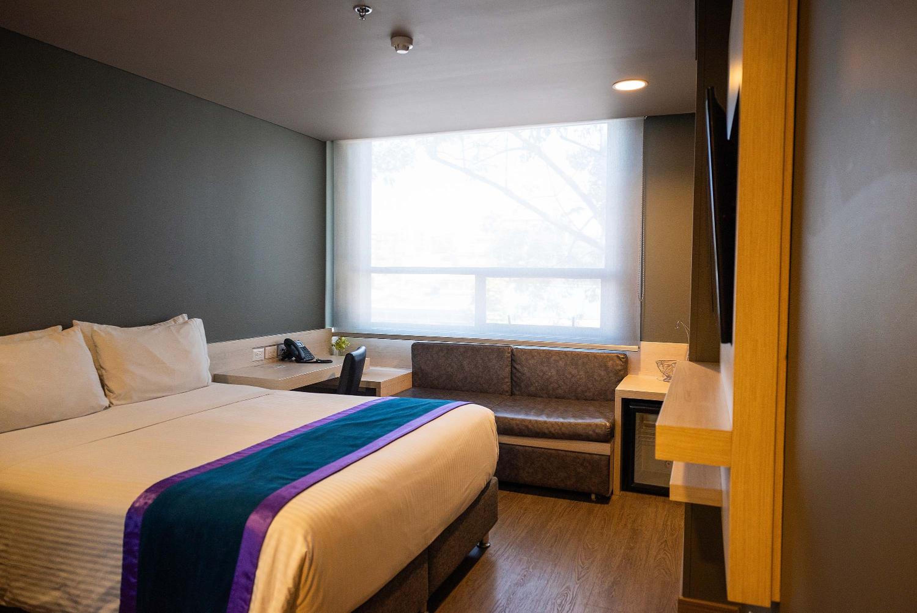 Room, Queen Bed