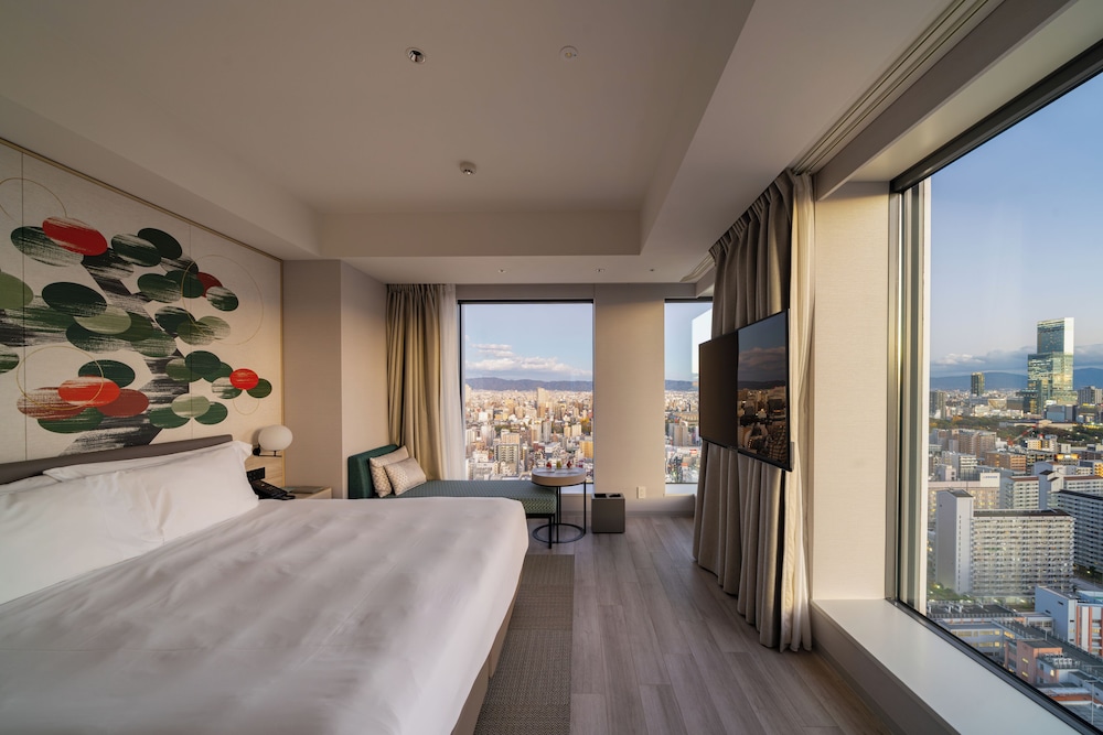 Deluxe King Room - Rei Premium Floor / 10-25F