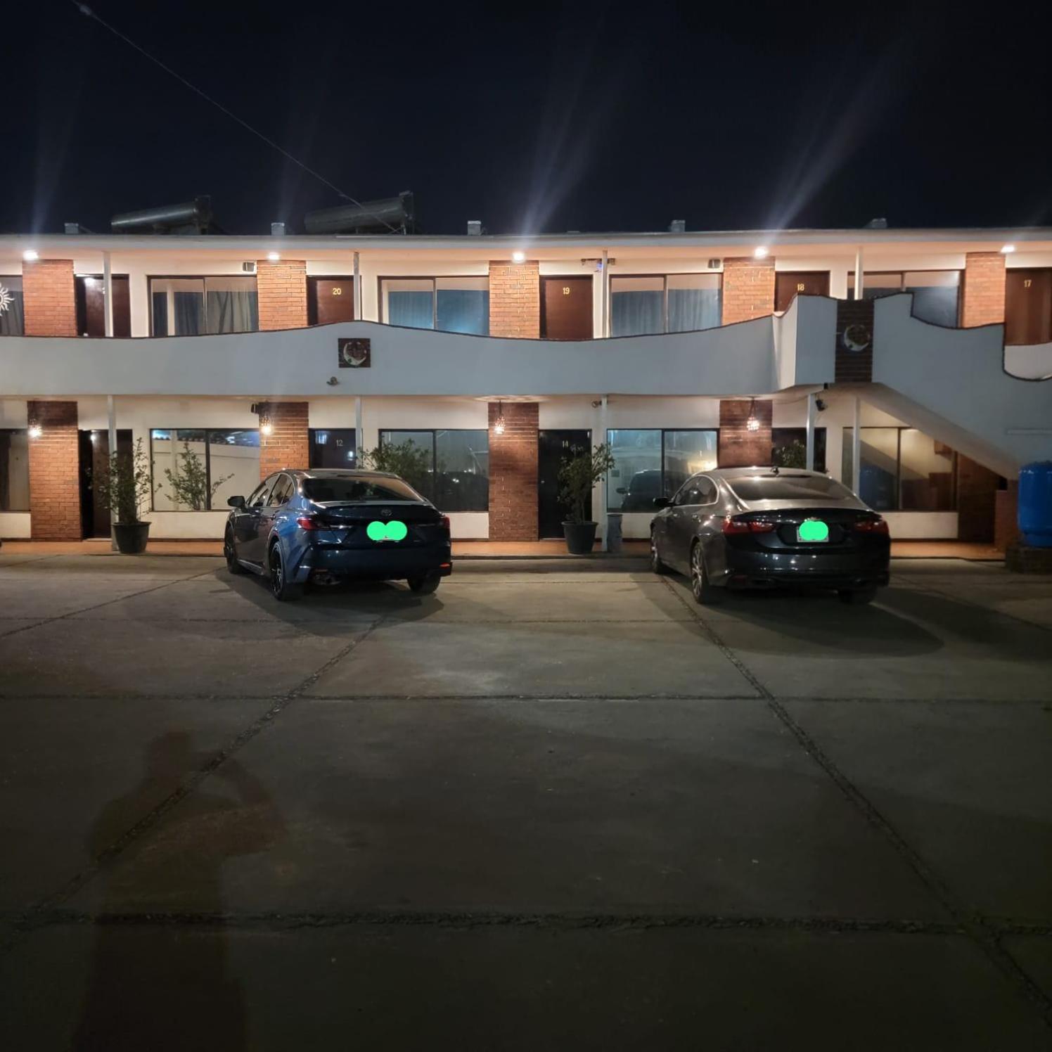 Hotel Villa del Sol Chihuahua 32/35
