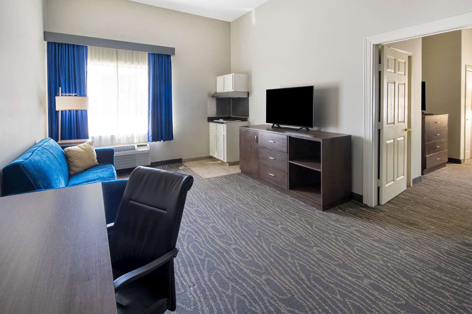La Quinta Inn & Suites by Wyndham Brownsville North 13/27