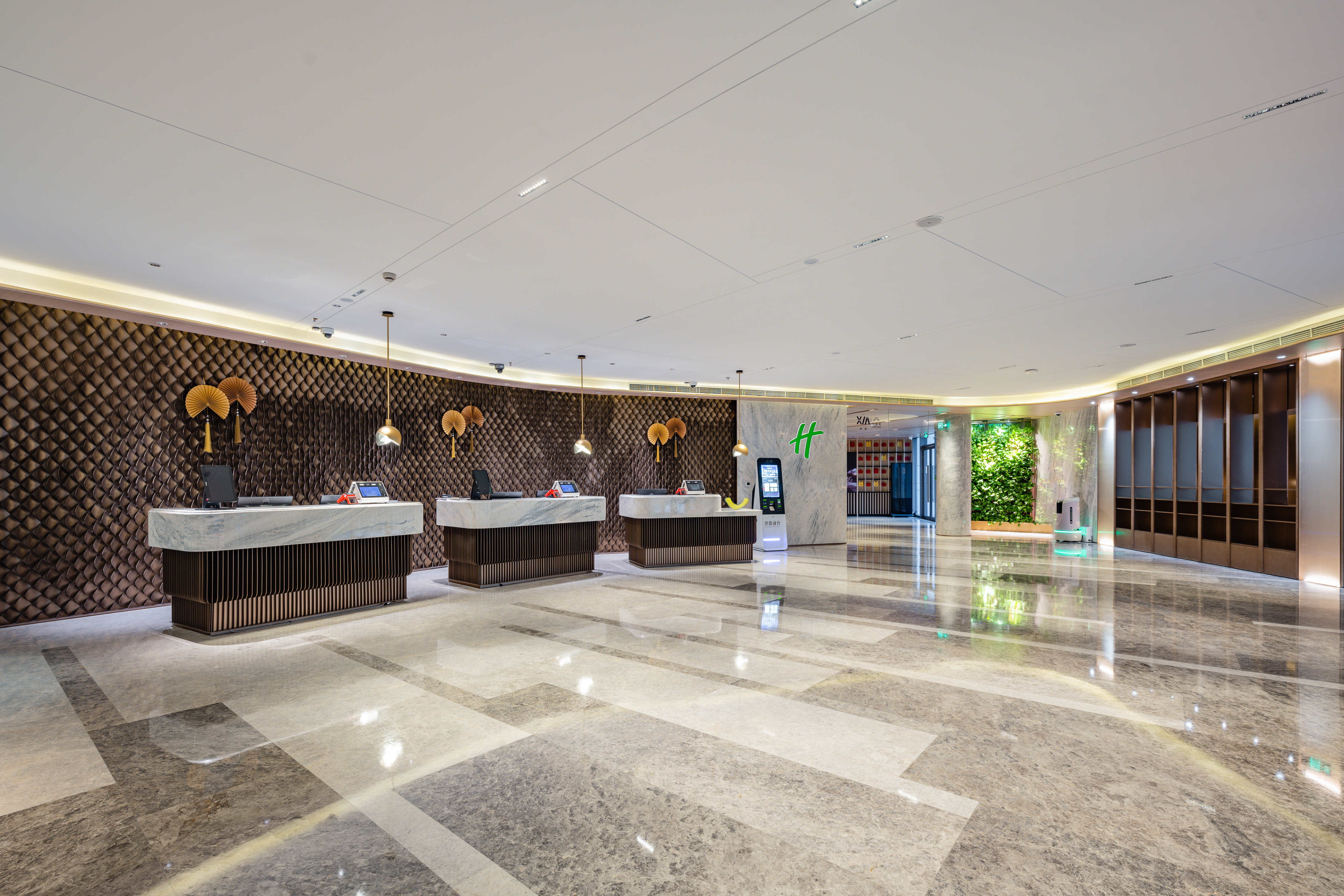 Holiday Inn Shanghai Huaxia 7/50