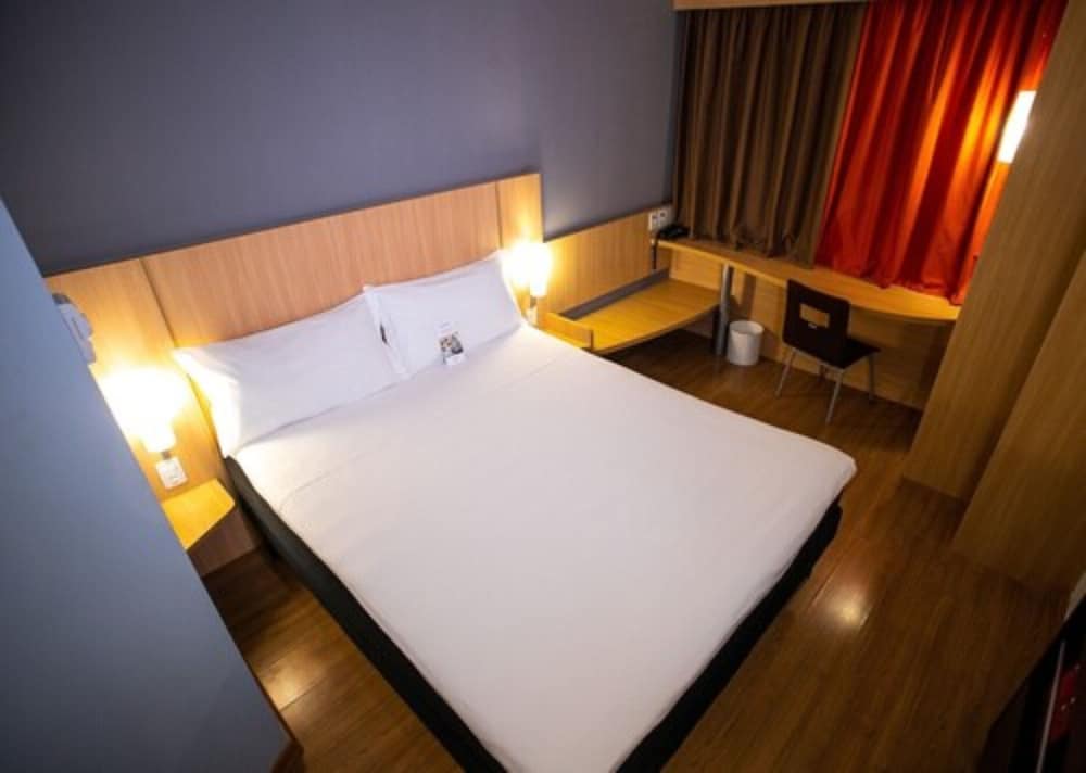 Ibis Petrolina 23/50