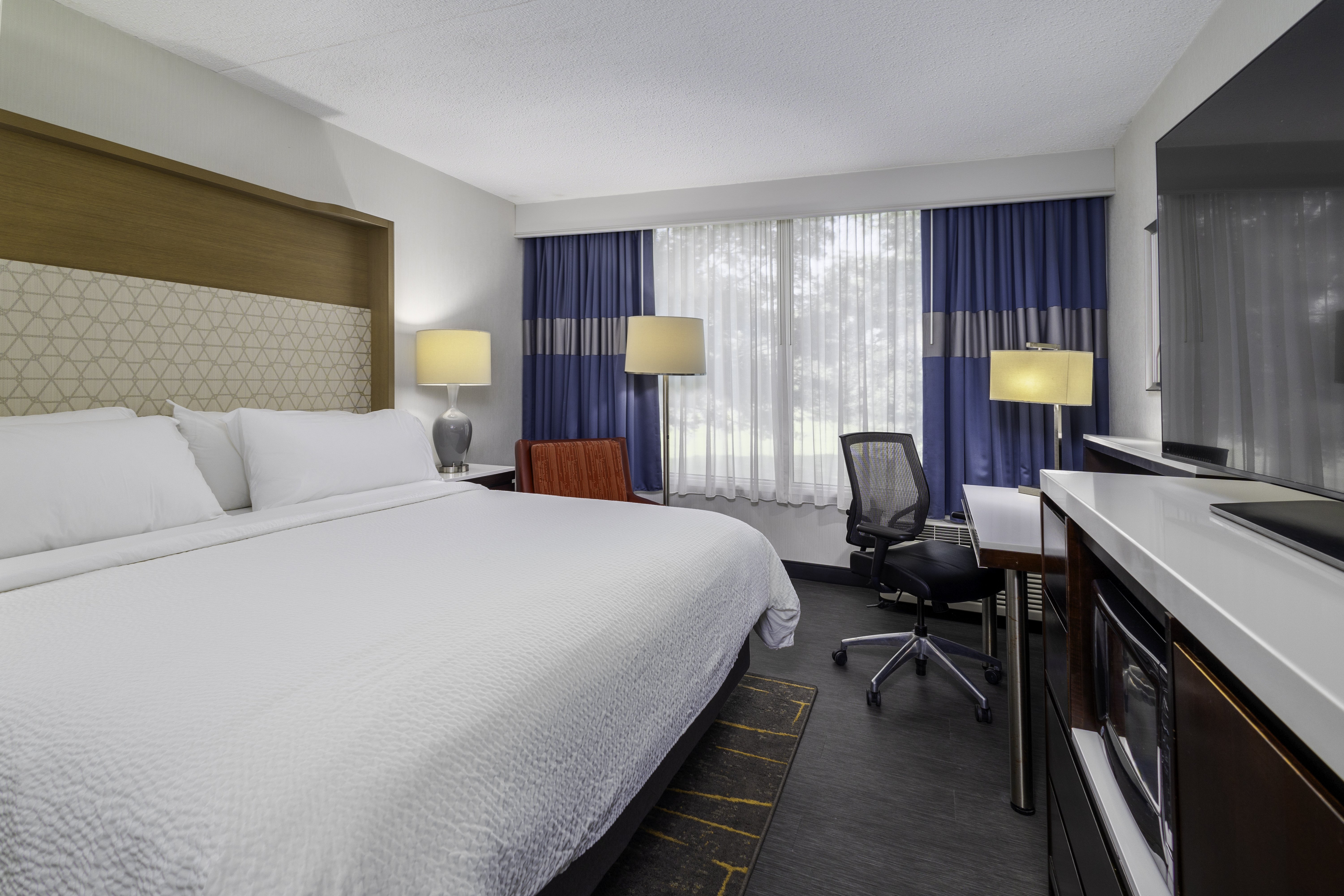 Holiday Inn Weirton Steubenville Area an IHG Hotel 22/78