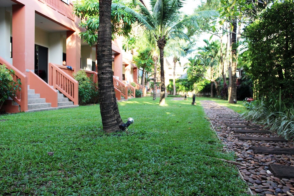 Kata Sea Breeze Resort 40/47