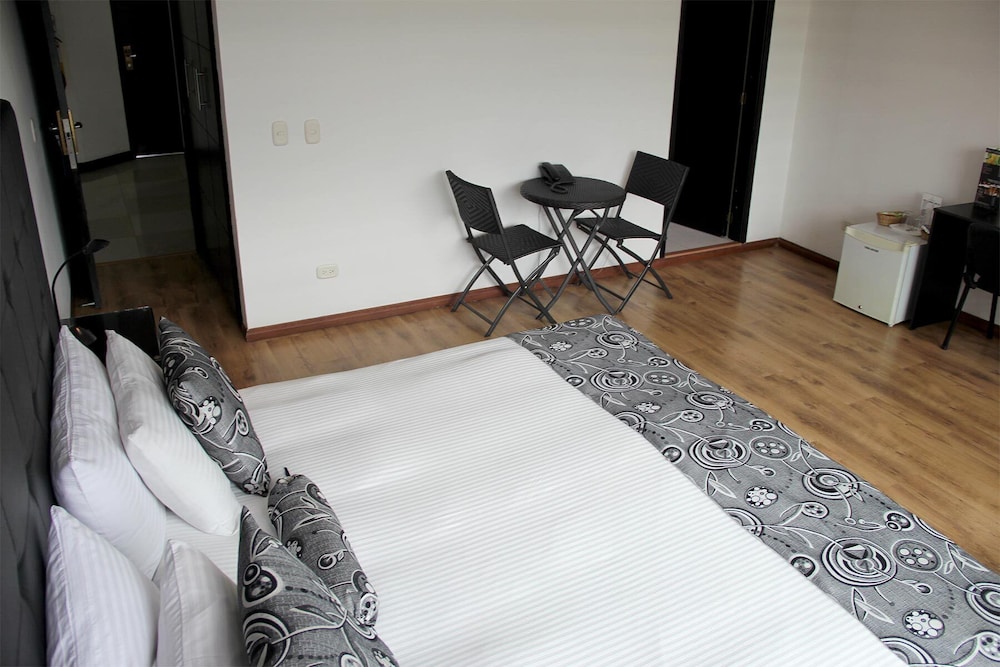 HOTEL SANTAFE REAL 20/23