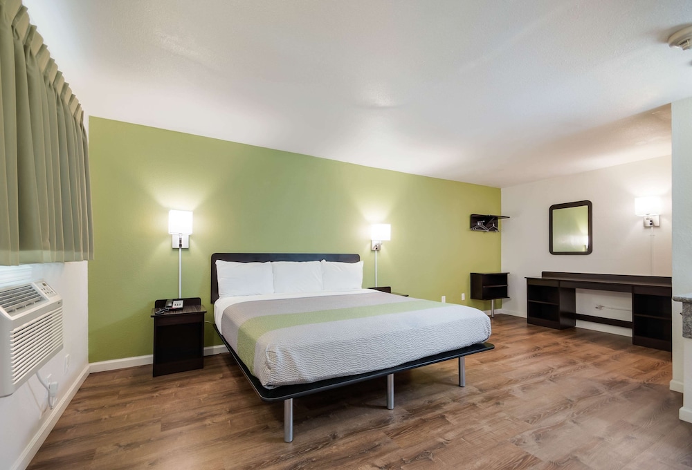 Motel6 Burlington, WA 24/45