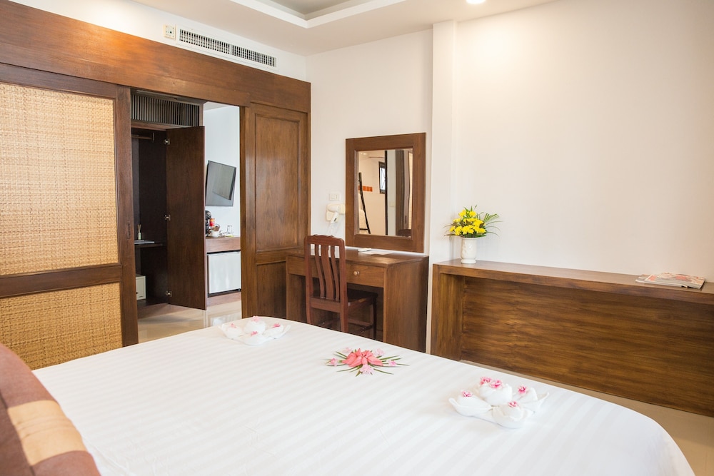 Adarin Beach Resort (ex New Lapaz Villa) 15/65