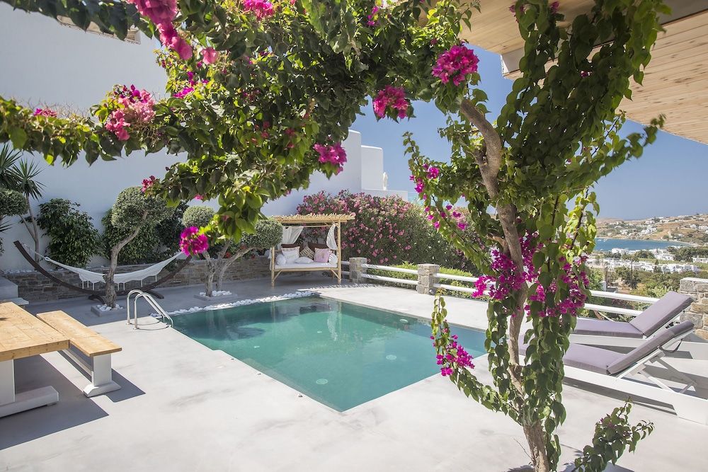 Paros Palace 68/76