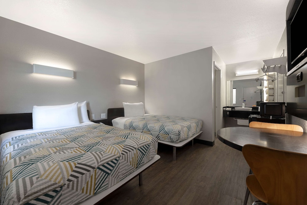 غرفة ديلوكس بسريرين مزدوجين، Motel6 San Antonio, TX - West SeaWorld 3/9