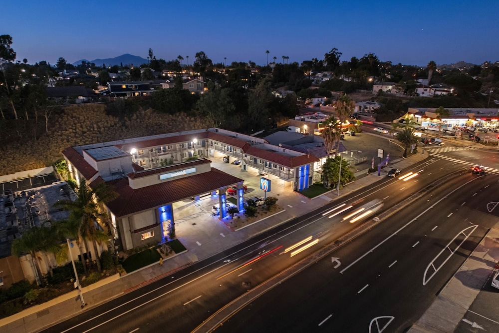 Motel6 La Mesa, CA 6/67