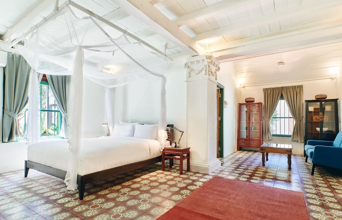 Colonial, 5 Bedrooms, Suite, House, Garden View