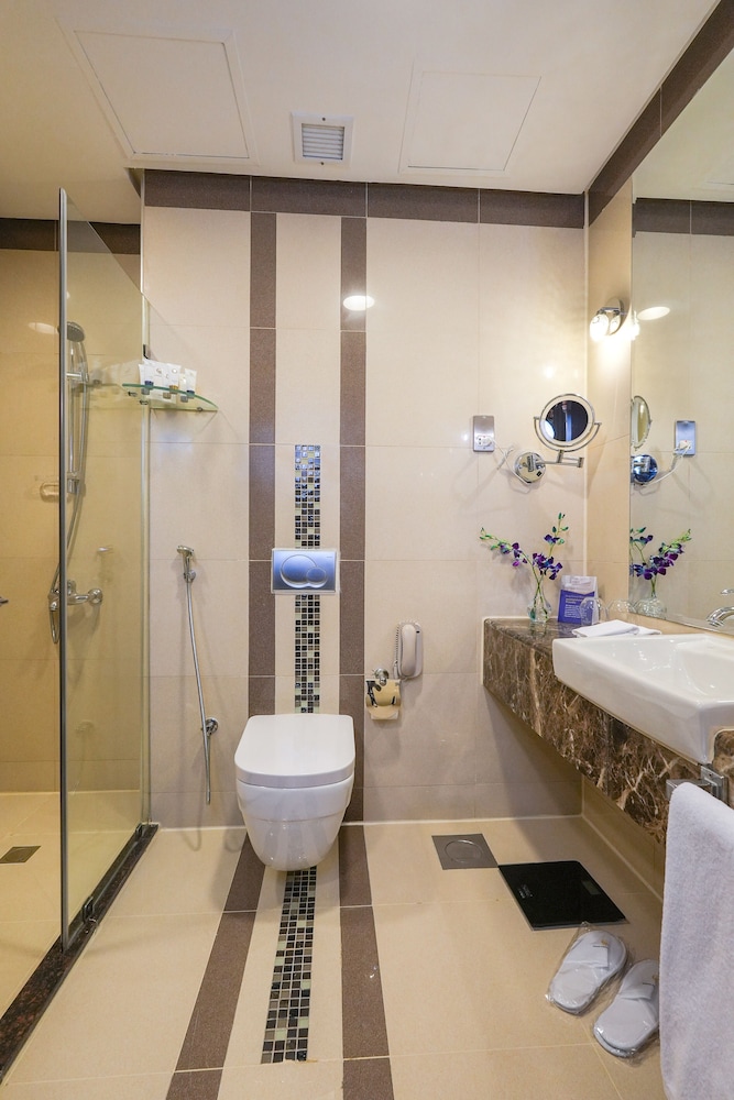 Grand Majestic Hotel Kuwait 49/50