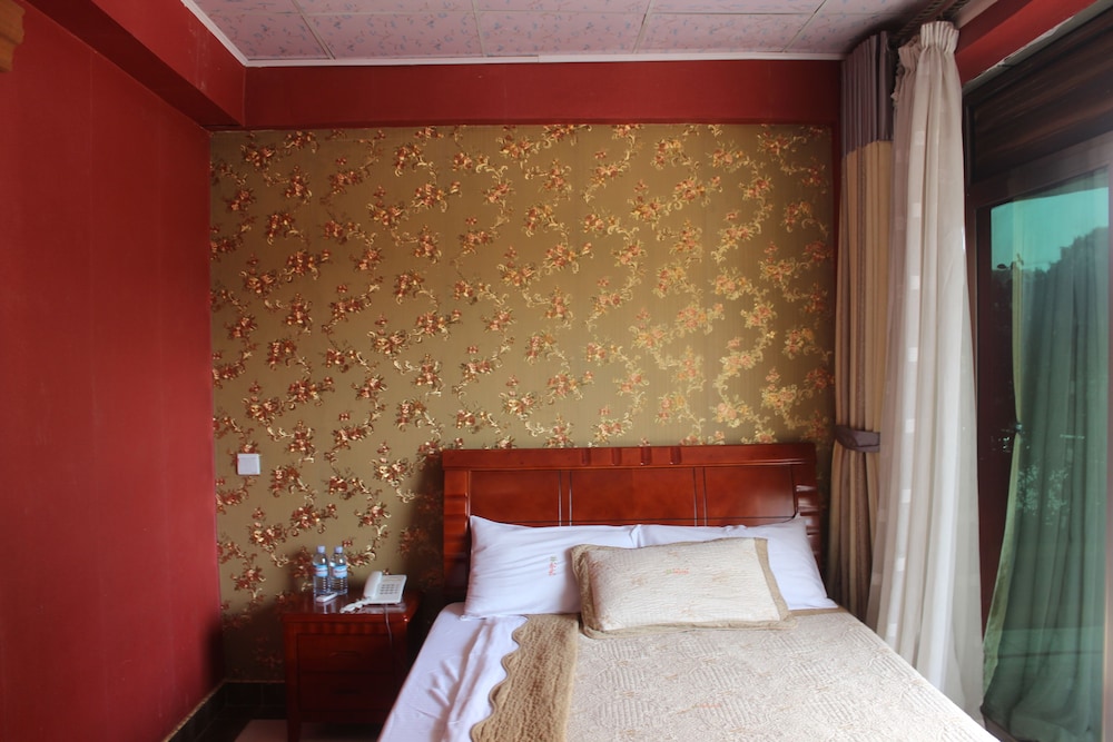 Sal's Boutique Hotel 15/35