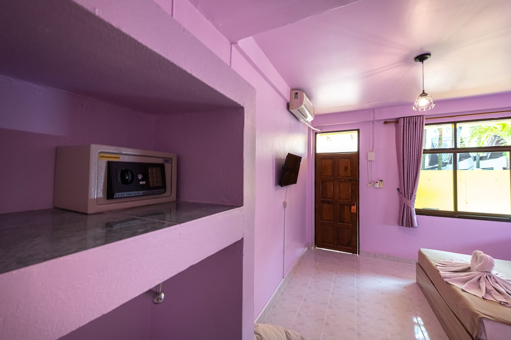 myPatong Social Hostel 15/50