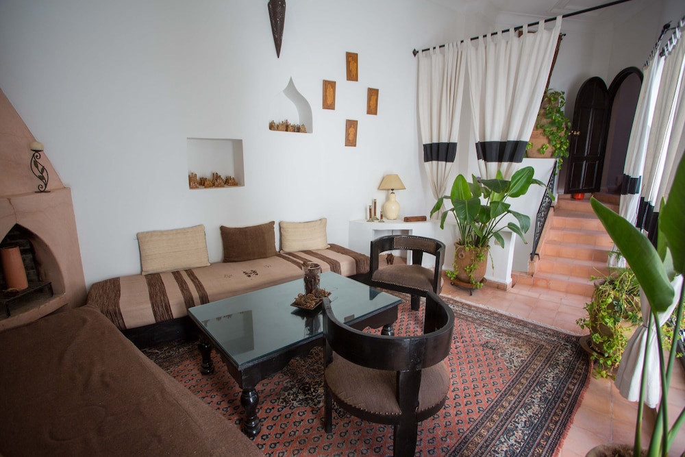 Riad Noor Charana 26/50
