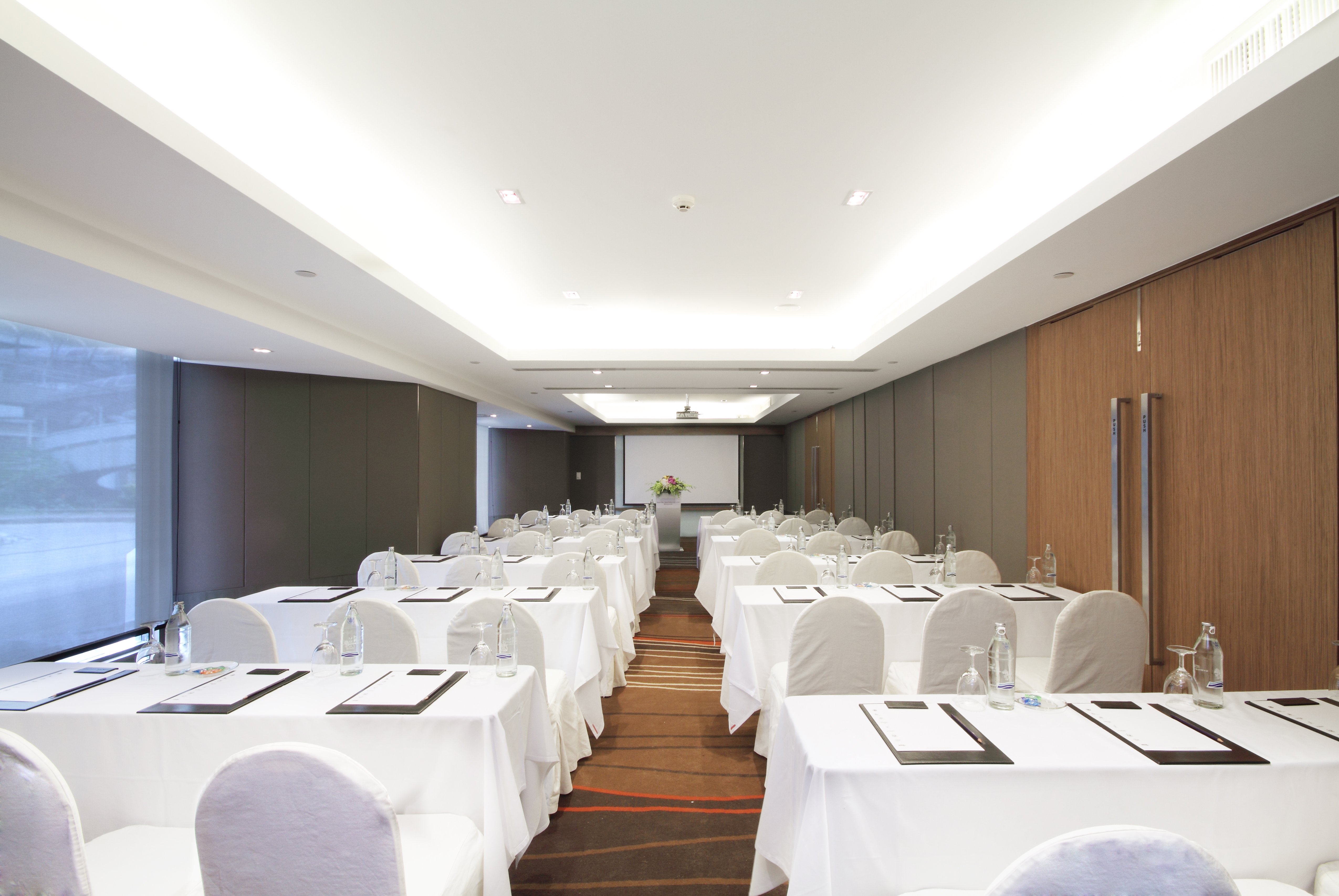 Centara Grand At Central Plaza Ladprao Bangkok 71/82