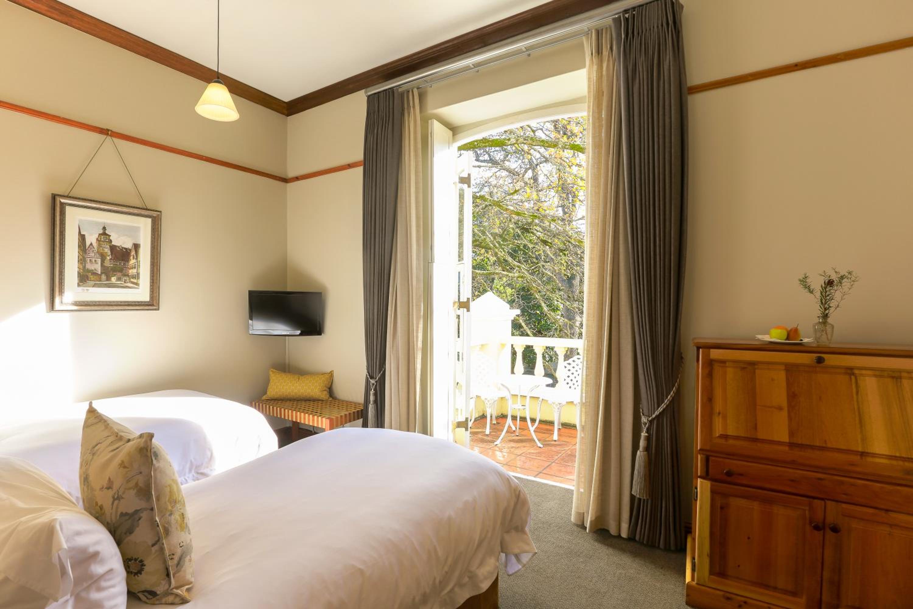 Northern, Twin Beds, Balcony