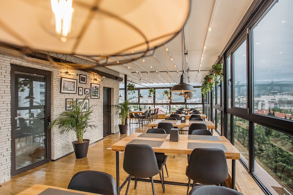 Timber Boutique Hotel 24/25