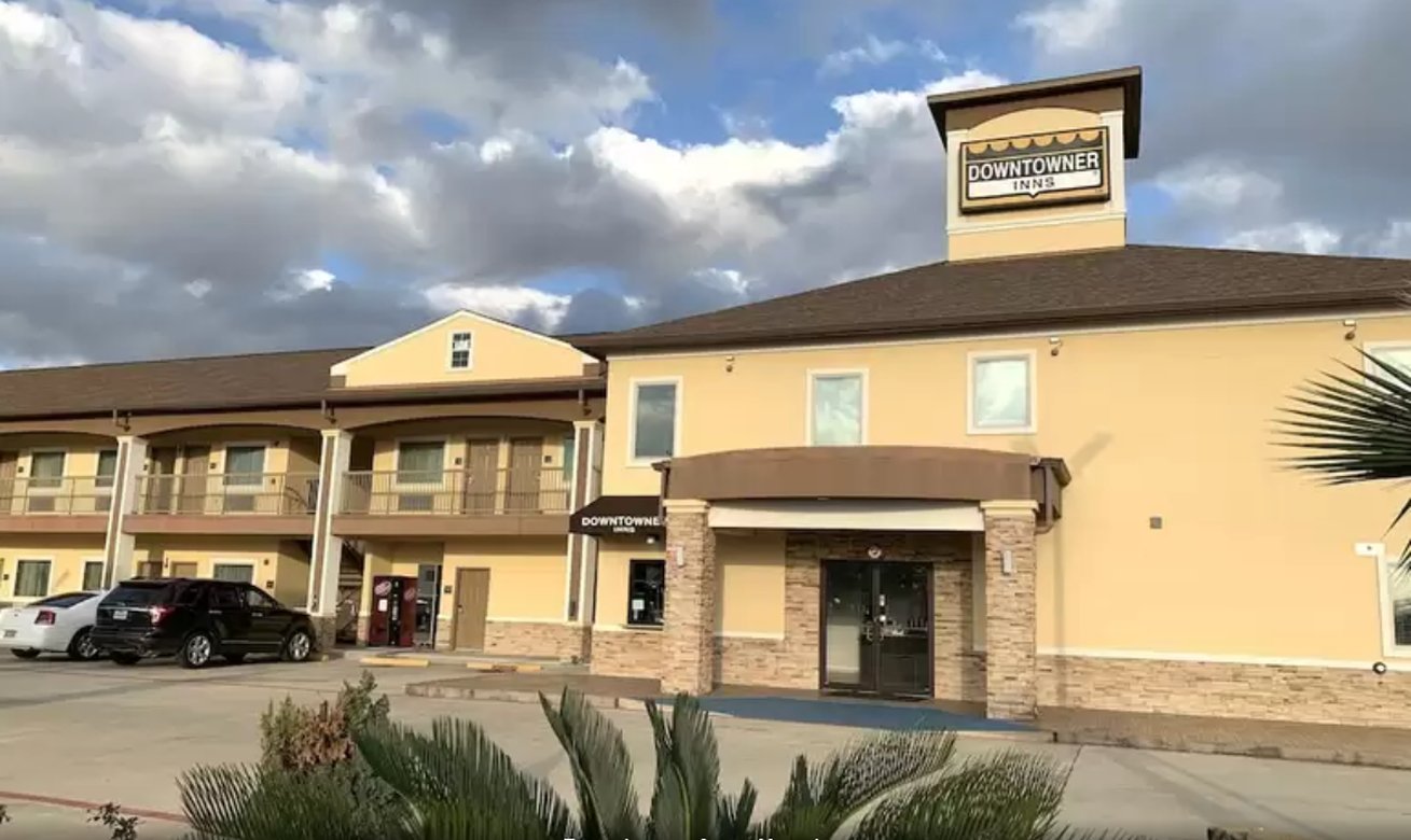 Downtowner Inns & Suites 1/16