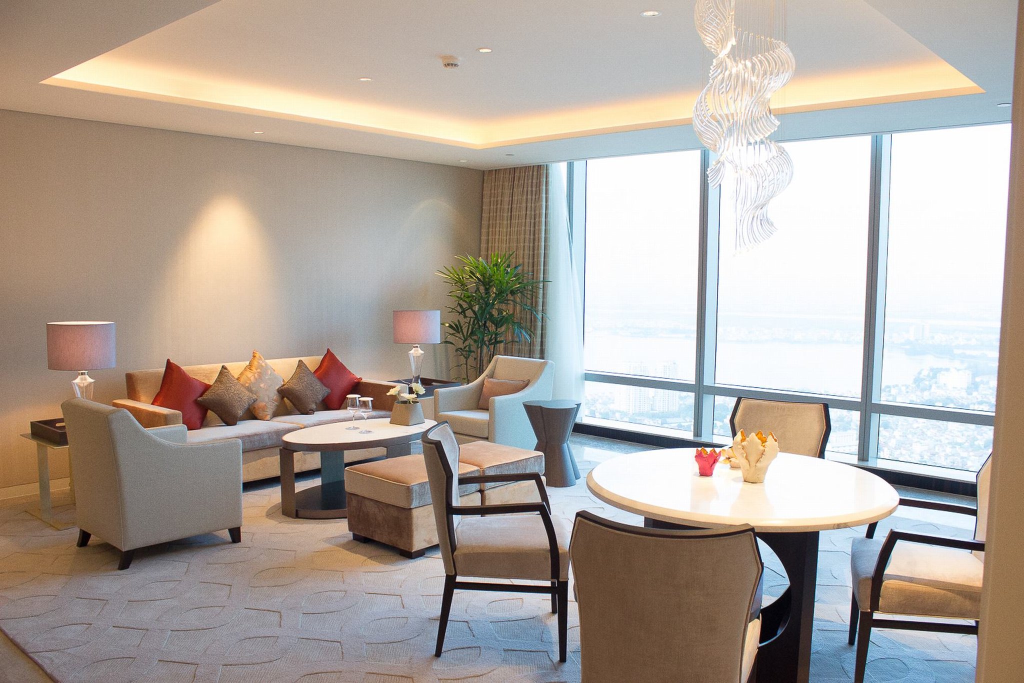 LOTTE HOTEL HANOI 40/72