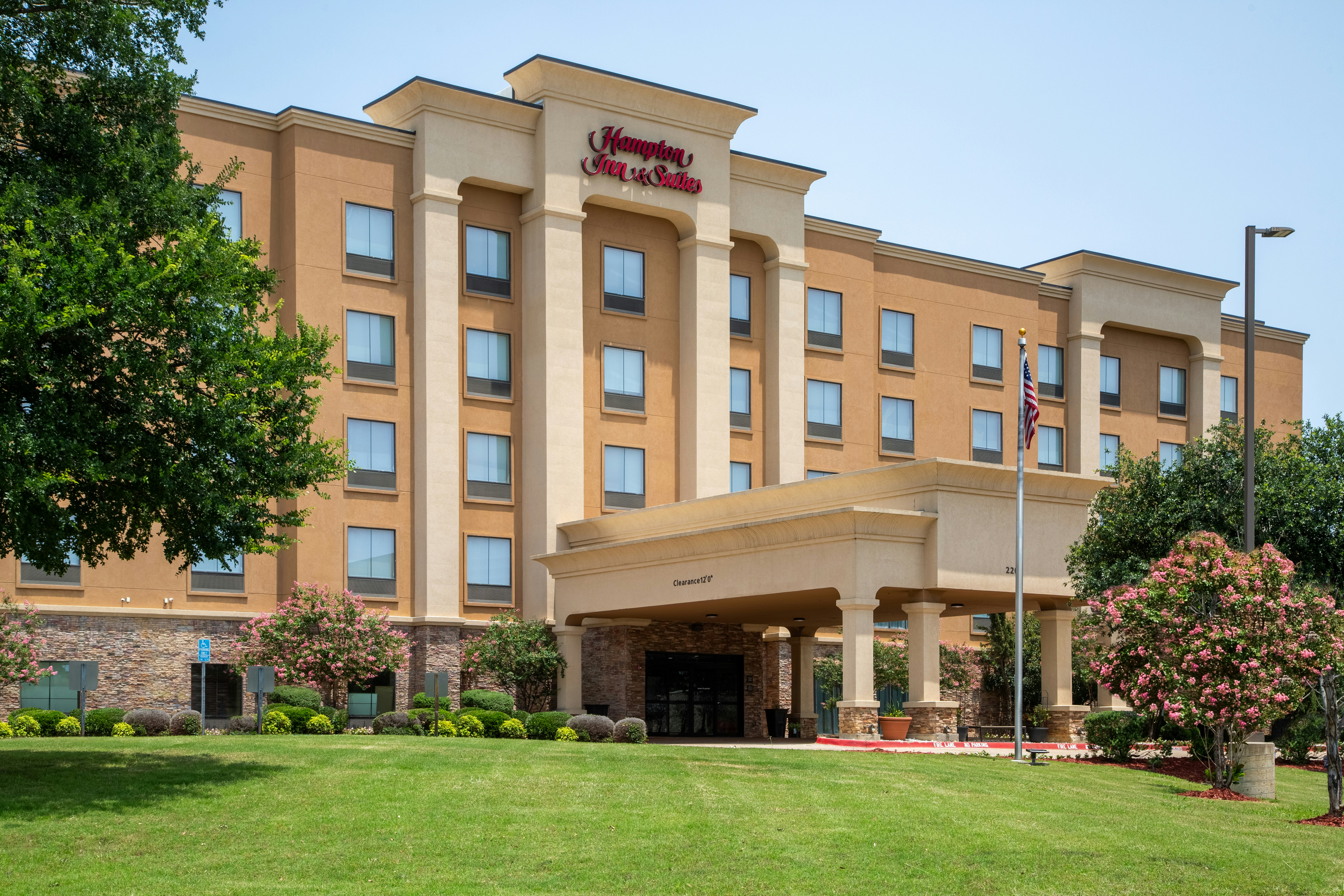 Hampton Inn and Suites Dallas Arlington North Entertainment District in ARLINGTON - TX