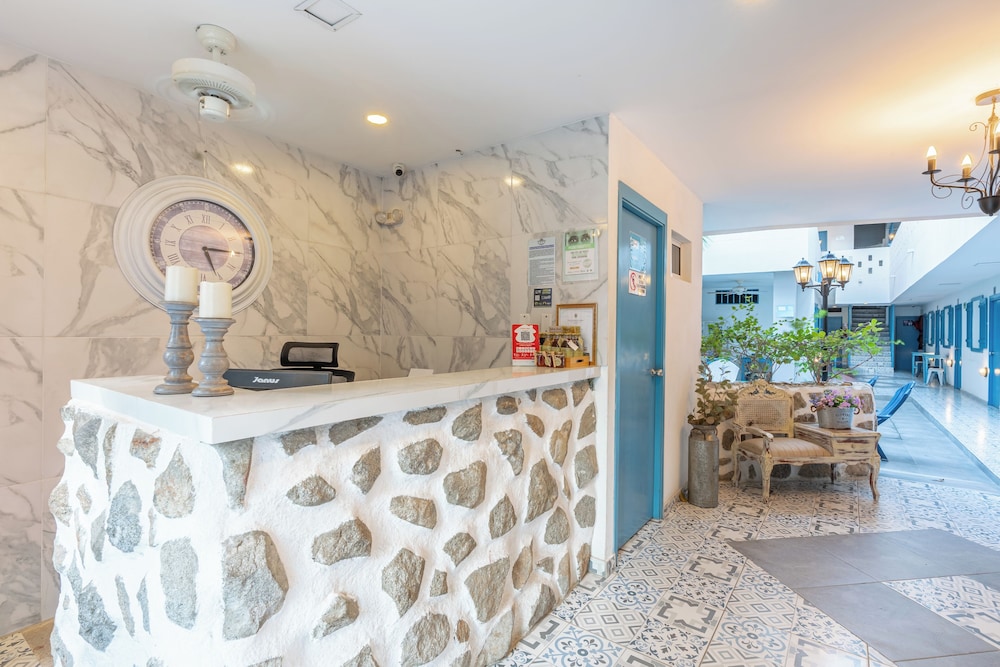 Hotel ADAZ Mediterraneo 8/57