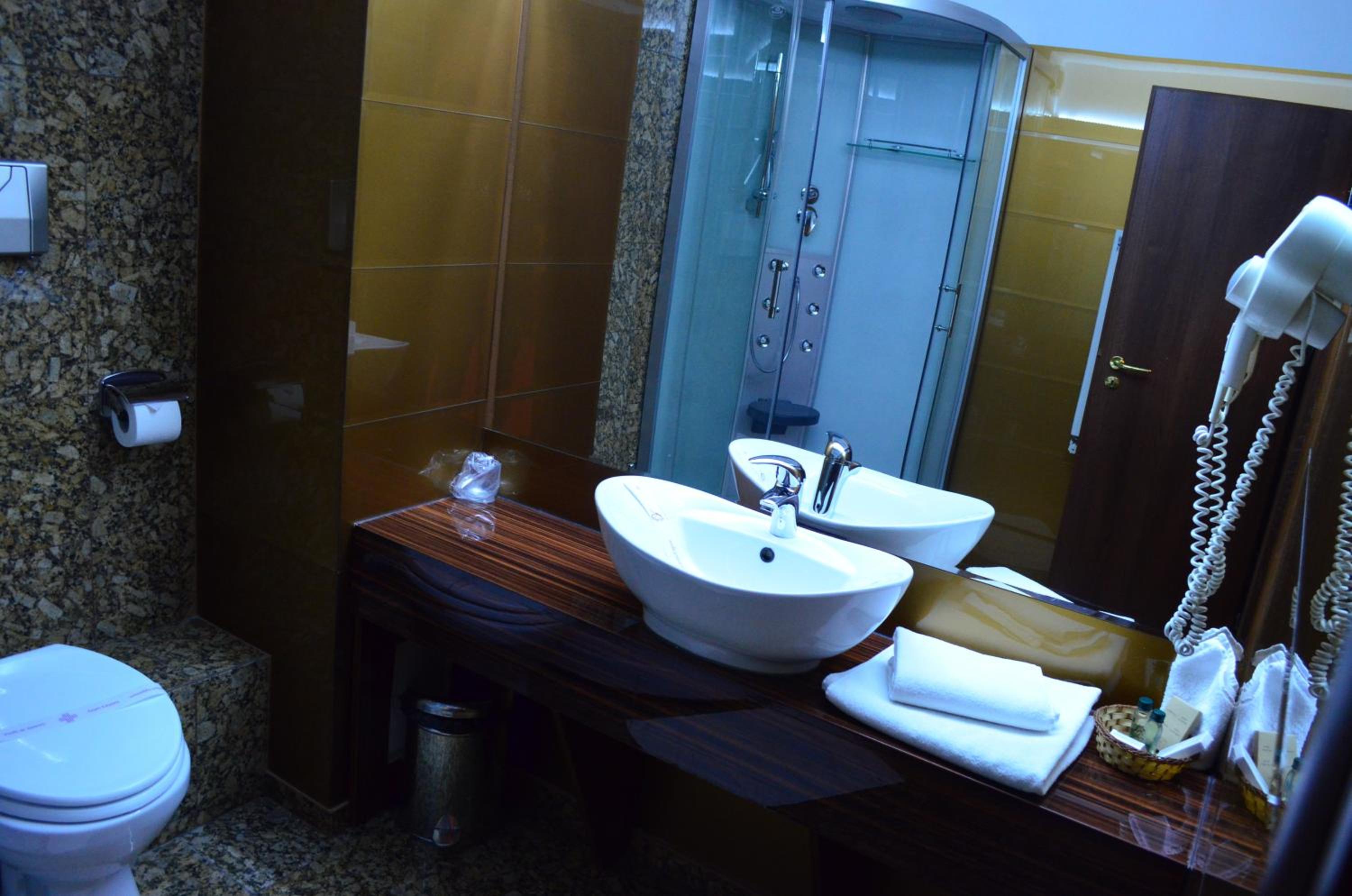 Best Hotel 46/49