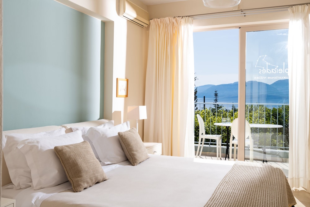 Pleiades Luxurious Villas 14/48