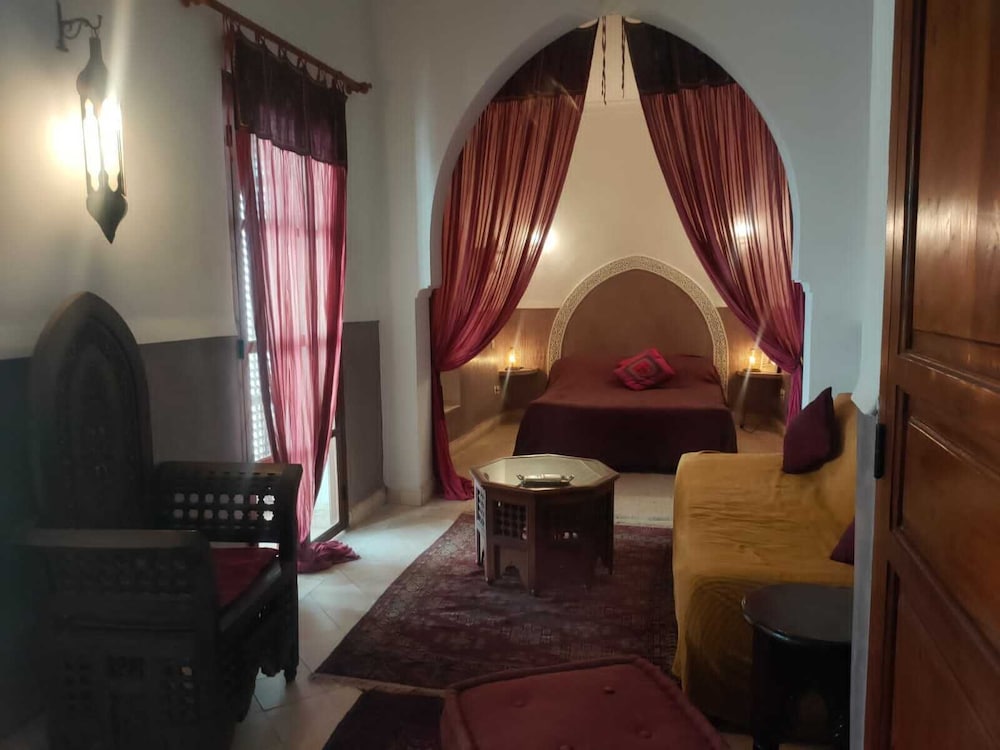 Riad Marelia 28/33