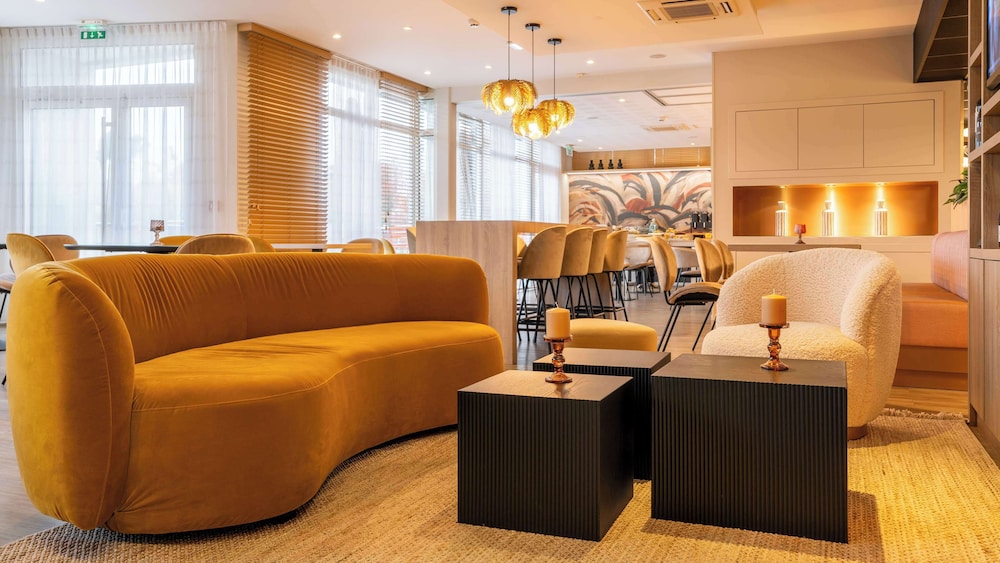 Kyriad Prestige Vannes Centre Palais Des Arts 43/66